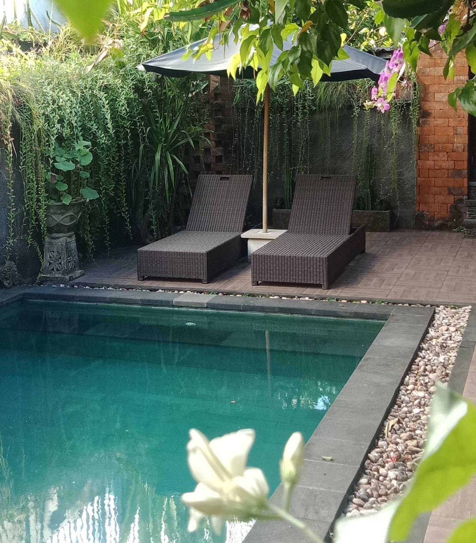 D'Puja Home Stay And Spa นูซาดูอา ภายนอก รูปภาพ