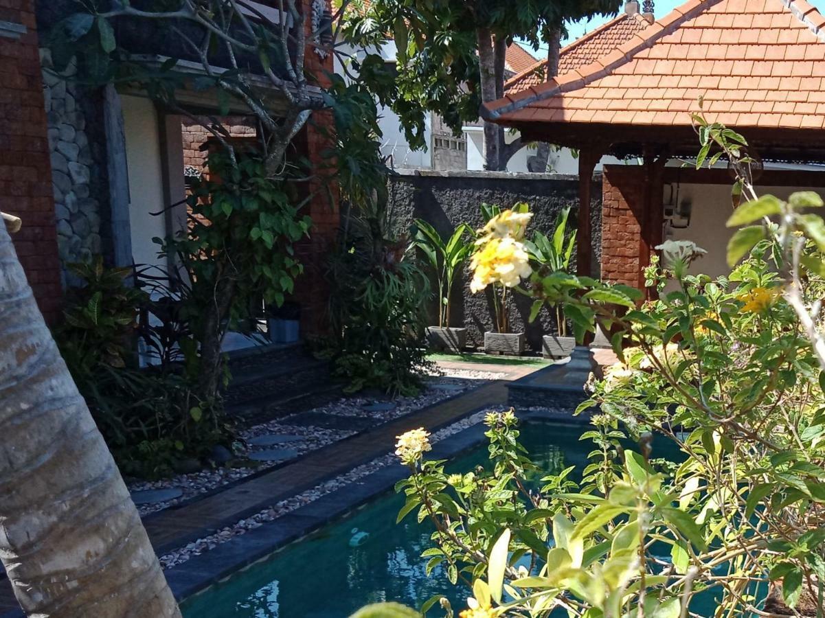 D'Puja Home Stay And Spa นูซาดูอา ภายนอก รูปภาพ