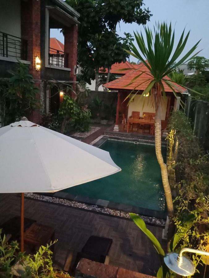 D'Puja Home Stay And Spa นูซาดูอา ภายนอก รูปภาพ