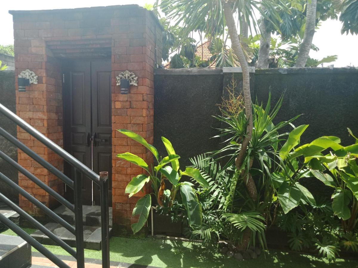 D'Puja Home Stay And Spa นูซาดูอา ภายนอก รูปภาพ