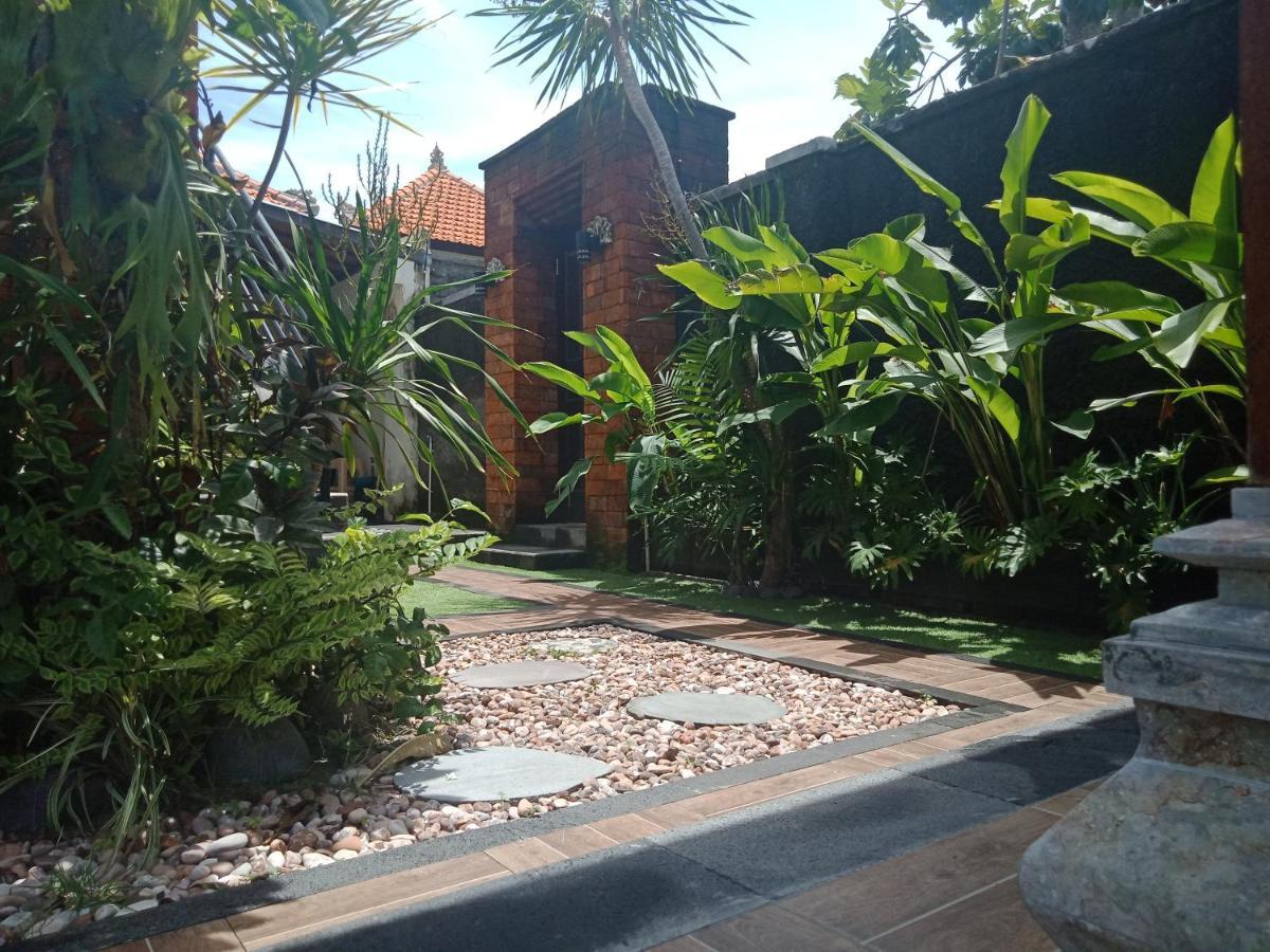 D'Puja Home Stay And Spa นูซาดูอา ภายนอก รูปภาพ