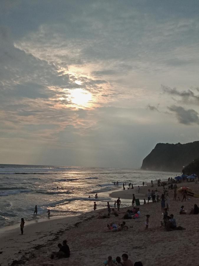 D'Puja Home Stay And Spa นูซาดูอา ภายนอก รูปภาพ